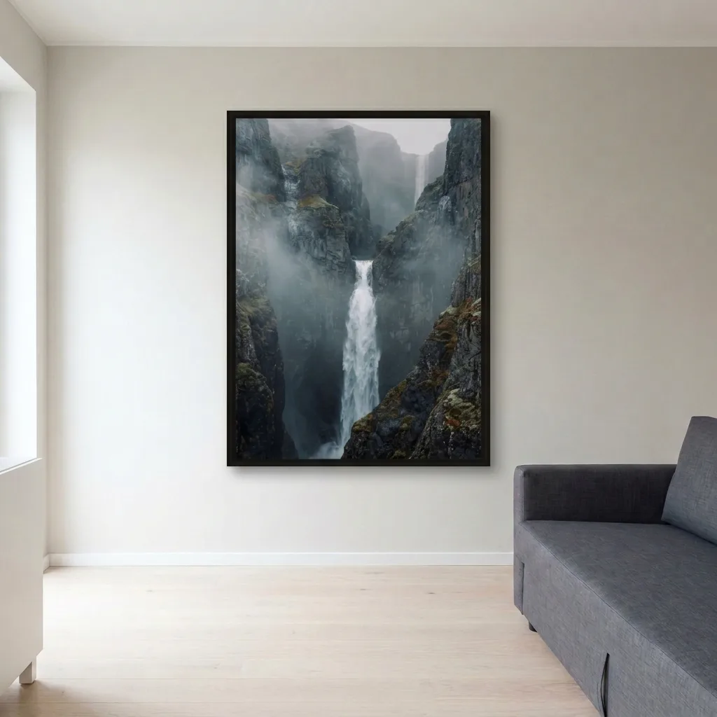 Nebliger Wasserfall